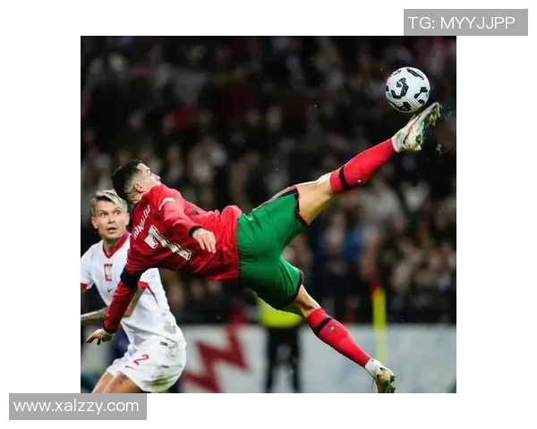 全球足球巨星风采展示与传奇故事解析